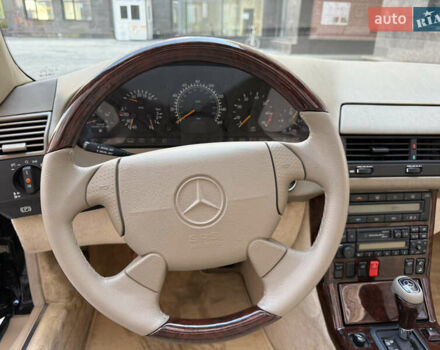 Черный Мерседес СЛ-Класс, объемом двигателя 5 л и пробегом 107 тыс. км за 80000 $, фото 51 на Automoto.ua