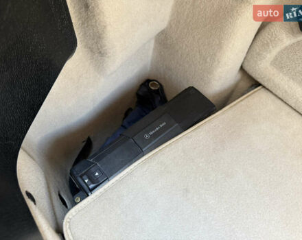 Черный Мерседес СЛ-Класс, объемом двигателя 5 л и пробегом 107 тыс. км за 80000 $, фото 73 на Automoto.ua