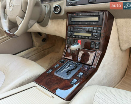 Черный Мерседес СЛ-Класс, объемом двигателя 5 л и пробегом 107 тыс. км за 80000 $, фото 37 на Automoto.ua