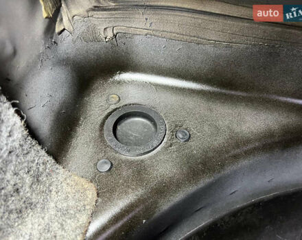 Черный Мерседес СЛ-Класс, объемом двигателя 5 л и пробегом 107 тыс. км за 80000 $, фото 81 на Automoto.ua