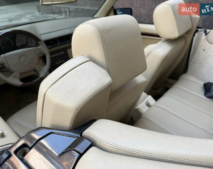 Черный Мерседес СЛ-Класс, объемом двигателя 5 л и пробегом 107 тыс. км за 80000 $, фото 20 на Automoto.ua