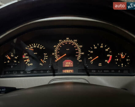 Черный Мерседес СЛ-Класс, объемом двигателя 5 л и пробегом 107 тыс. км за 80000 $, фото 91 на Automoto.ua