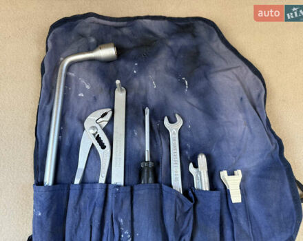 Черный Мерседес СЛ-Класс, объемом двигателя 5 л и пробегом 107 тыс. км за 80000 $, фото 76 на Automoto.ua