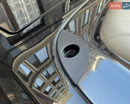 Черный Мерседес СЛ-Класс, объемом двигателя 5 л и пробегом 107 тыс. км за 80000 $, фото 17 на Automoto.ua