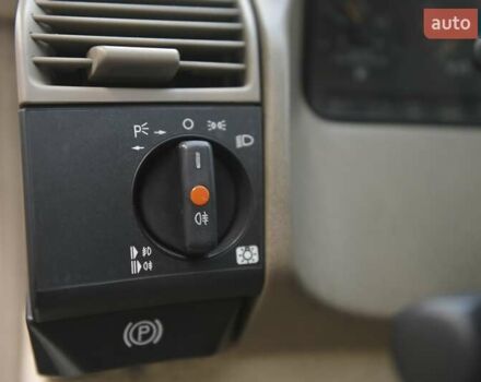 Черный Мерседес СЛ-Класс, объемом двигателя 5 л и пробегом 107 тыс. км за 79999 $, фото 16 на Automoto.ua