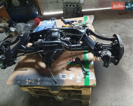 Черный Мерседес СЛ-Класс, объемом двигателя 5 л и пробегом 107 тыс. км за 80000 $, фото 85 на Automoto.ua