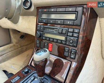 Черный Мерседес СЛ-Класс, объемом двигателя 5 л и пробегом 107 тыс. км за 80000 $, фото 43 на Automoto.ua