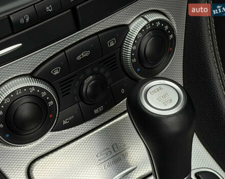 Чорний Мерседес СЛ-Клас, об'ємом двигуна 4.97 л та пробігом 60 тис. км за 39999 $, фото 114 на Automoto.ua