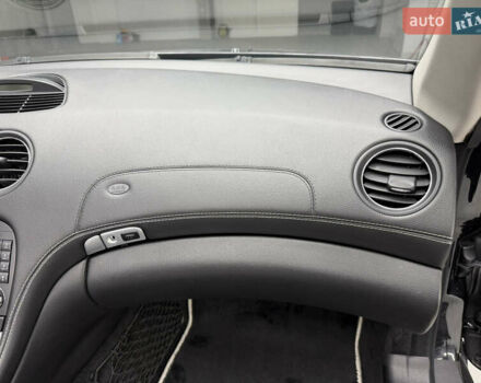 Чорний Мерседес СЛ-Клас, об'ємом двигуна 4.97 л та пробігом 60 тис. км за 39999 $, фото 101 на Automoto.ua