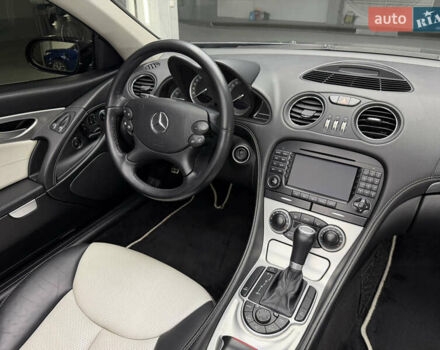 Чорний Мерседес СЛ-Клас, об'ємом двигуна 4.97 л та пробігом 60 тис. км за 39999 $, фото 97 на Automoto.ua