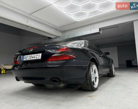 Чорний Мерседес СЛ-Клас, об'ємом двигуна 4.97 л та пробігом 60 тис. км за 39999 $, фото 23 на Automoto.ua