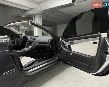 Чорний Мерседес СЛ-Клас, об'ємом двигуна 4.97 л та пробігом 60 тис. км за 39999 $, фото 95 на Automoto.ua