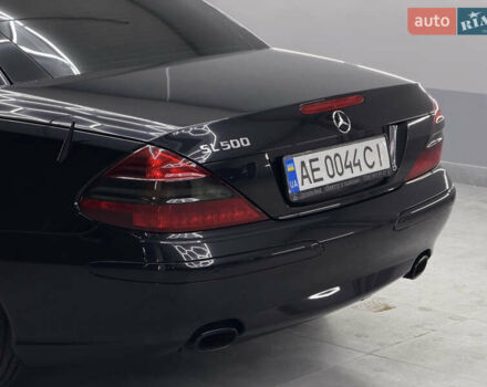 Чорний Мерседес СЛ-Клас, об'ємом двигуна 4.97 л та пробігом 60 тис. км за 39999 $, фото 17 на Automoto.ua