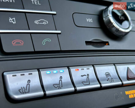 Чорний Мерседес СЛ-Клас, об'ємом двигуна 4.7 л та пробігом 26 тис. км за 66900 $, фото 45 на Automoto.ua