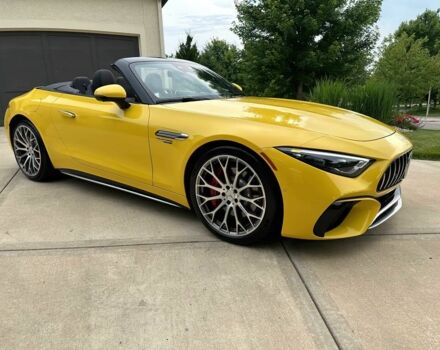 Желтый Мерседес СЛ-Класс, объемом двигателя 4 л и пробегом 24 тыс. км за 52000 $, фото 2 на Automoto.ua