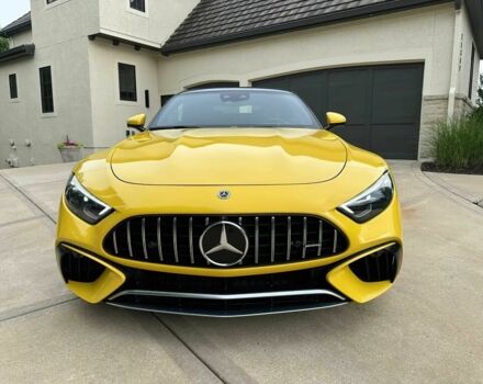 Желтый Мерседес СЛ-Класс, объемом двигателя 4 л и пробегом 24 тыс. км за 52000 $, фото 1 на Automoto.ua