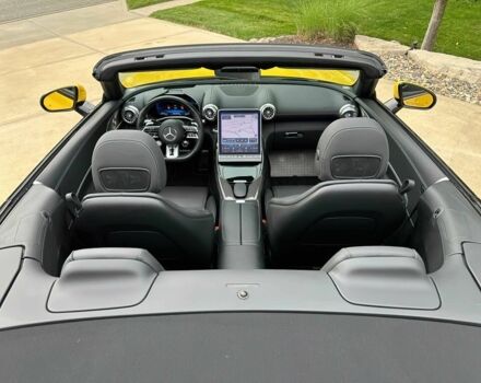 Желтый Мерседес СЛ-Класс, объемом двигателя 4 л и пробегом 24 тыс. км за 52000 $, фото 13 на Automoto.ua