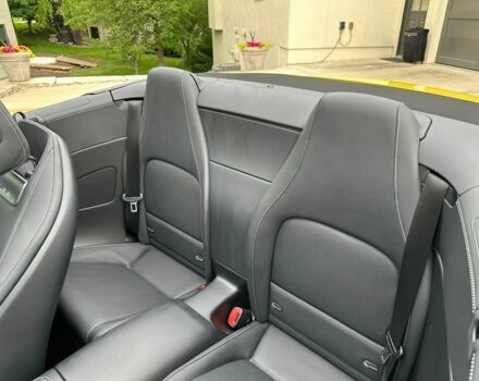 Желтый Мерседес СЛ-Класс, объемом двигателя 4 л и пробегом 24 тыс. км за 52000 $, фото 11 на Automoto.ua