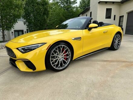 Желтый Мерседес СЛ-Класс, объемом двигателя 4 л и пробегом 24 тыс. км за 52000 $, фото 1 на Automoto.ua