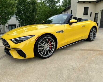 Желтый Мерседес СЛ-Класс, объемом двигателя 4 л и пробегом 24 тыс. км за 52000 $, фото 1 на Automoto.ua