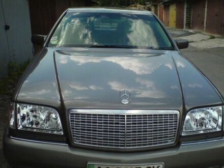 Серый Мерседес СЛ-Класс, объемом двигателя 3.2 л и пробегом 275 тыс. км за 18100 $, фото 1 на Automoto.ua