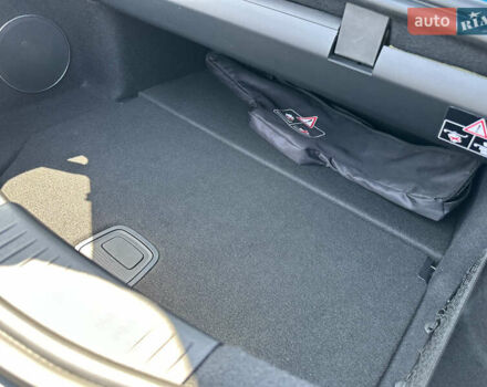 Синій Мерседес СЛ-Клас, об'ємом двигуна 3.98 л та пробігом 9 тис. км за 159999 $, фото 29 на Automoto.ua