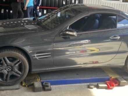 Синий Мерседес СЛ-Класс, объемом двигателя 3.72 л и пробегом 133 тыс. км за 20000 $, фото 4 на Automoto.ua