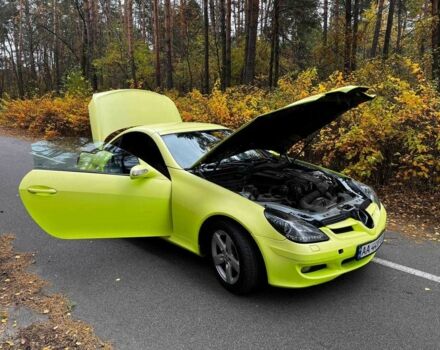 Желтый Мерседес СЛК 200, объемом двигателя 2 л и пробегом 220 тыс. км за 8900 $, фото 10 на Automoto.ua