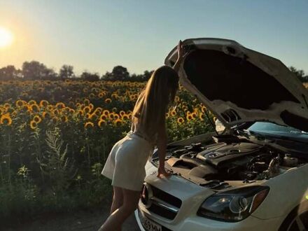 Мерседес СЛК-Класс 2015 в Киеве на Automoto.ua Белый Мерседес СЛК-Класс, объемом двигателя 2 л и пробегом 81 тыс. км за 18000 $, фото 1 на Automoto.ua