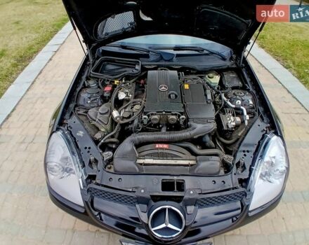 Чорний Мерседес СЛК-Клас, об'ємом двигуна 1.8 л та пробігом 207 тис. км за 9500 $, фото 27 на Automoto.ua