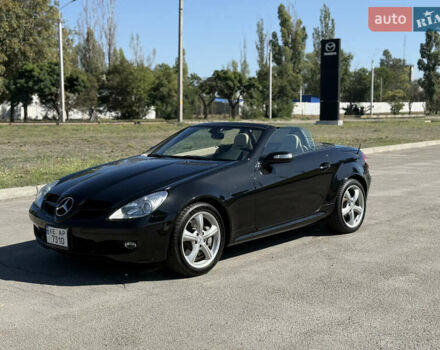 Чорний Мерседес СЛК-Клас, об'ємом двигуна 3.5 л та пробігом 135 тис. км за 13800 $, фото 17 на Automoto.ua