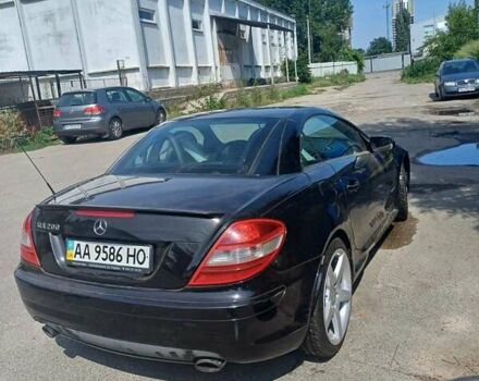 Чорний Мерседес СЛК-Клас, об'ємом двигуна 1.8 л та пробігом 235 тис. км за 10700 $, фото 12 на Automoto.ua