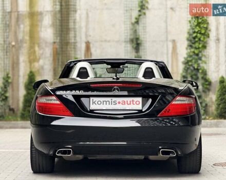 Черный Мерседес СЛК-Класс, объемом двигателя 1.8 л и пробегом 240 тыс. км за 12999 $, фото 21 на Automoto.ua