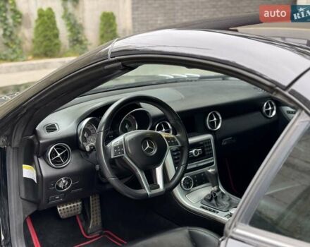 Черный Мерседес СЛК-Класс, объемом двигателя 1.8 л и пробегом 240 тыс. км за 12999 $, фото 2 на Automoto.ua