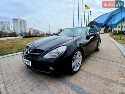 Черный Мерседес СЛК-Класс, объемом двигателя 1.8 л и пробегом 207 тыс. км за 9500 $, фото 1 на Automoto.ua