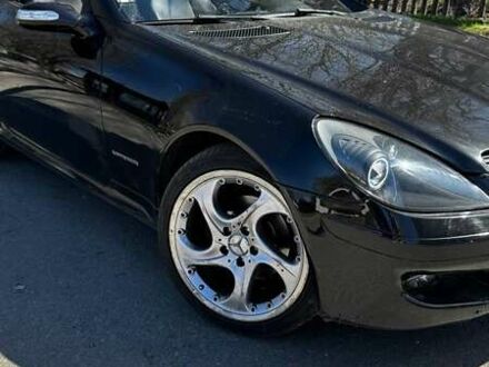 Чорний Мерседес СЛК-Клас, об'ємом двигуна 2 л та пробігом 175 тис. км за 11000 $, фото 1 на Automoto.ua