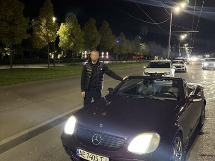 Фіолетовий Мерседес СЛК-Клас, об'ємом двигуна 2.3 л та пробігом 250 тис. км за 4200 $, фото 1 на Automoto.ua