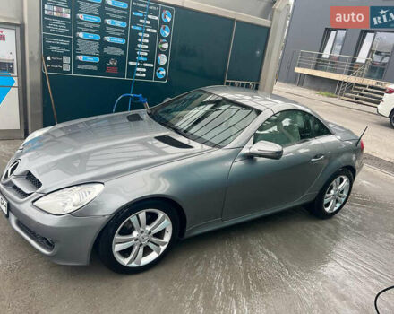 Серый Мерседес СЛК-Класс, объемом двигателя 3 л и пробегом 150 тыс. км за 12000 $, фото 2 на Automoto.ua