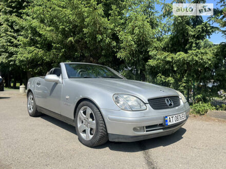 Мерседес СЛК-Класс 1998 в Ивано-Франковске на Automoto.ua Серый Мерседес СЛК-Класс, объемом двигателя 2.3 л и пробегом 256 тыс. км за 4600 $, фото 1 на Automoto.ua