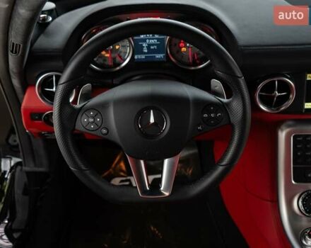 Черный Мерседес SLS AMG, объемом двигателя 6.21 л и пробегом 2 тыс. км за 350000 $, фото 16 на Automoto.ua