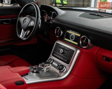 Черный Мерседес SLS AMG, объемом двигателя 6.21 л и пробегом 2 тыс. км за 350000 $, фото 24 на Automoto.ua