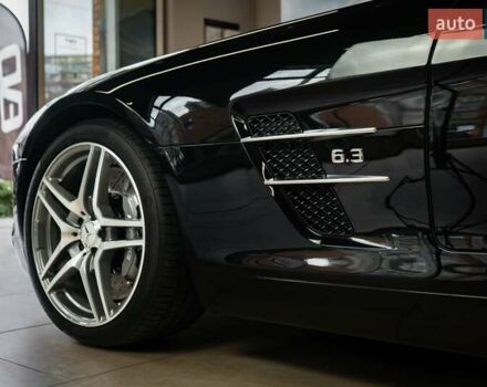 Черный Мерседес SLS AMG, объемом двигателя 6.21 л и пробегом 2 тыс. км за 350000 $, фото 3 на Automoto.ua