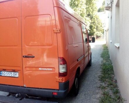 Красный Мерседес Спринтер 211 груз., объемом двигателя 2.9 л и пробегом 912 тыс. км за 6200 $, фото 6 на Automoto.ua
