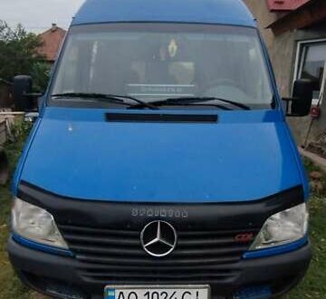 Мерседес Спрінтер 313 пас. 2001 у Ужгороді на Automoto.ua Синій Мерседес Спрінтер 313 пас., об'ємом двигуна 2.1 л та пробігом 694 тис. км за 8100 $, фото 1 на Automoto.ua