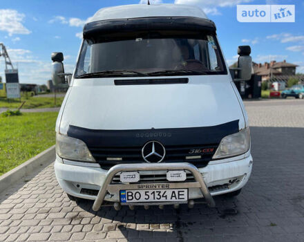 Белый Мерседес Sprinter 316 груз.-пасс., объемом двигателя 2.7 л и пробегом 550 тыс. км за 8200 $, фото 1 на Automoto.ua