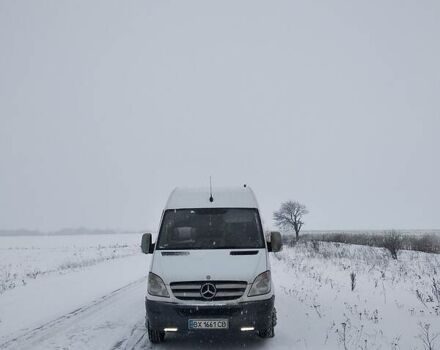 Белый Мерседес Спринтер 515 пасс., объемом двигателя 2.1 л и пробегом 200 тыс. км за 20900 $, фото 1 на Automoto.ua