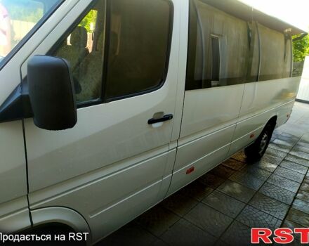 Белый Мерседес Sprinter, объемом двигателя 2.9 л и пробегом 777 тыс. км за 12000 $, фото 2 на Automoto.ua