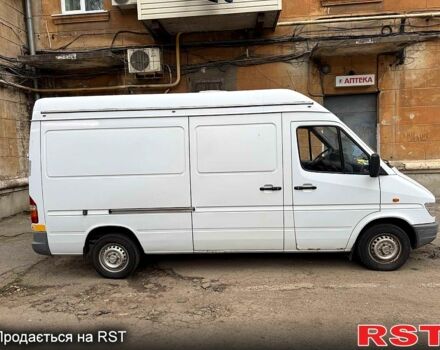 Белый Мерседес Sprinter, объемом двигателя 2.3 л и пробегом 300 тыс. км за 5200 $, фото 1 на Automoto.ua