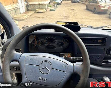 Белый Мерседес Sprinter, объемом двигателя 2.3 л и пробегом 300 тыс. км за 5200 $, фото 4 на Automoto.ua