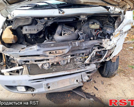 Белый Мерседес Sprinter, объемом двигателя 2.2 л и пробегом 450 тыс. км за 3500 $, фото 4 на Automoto.ua